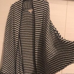 Beautiful cocoon sweater! Chunky and cozy!!